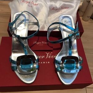 Roger Vivier Chucky Heel pump